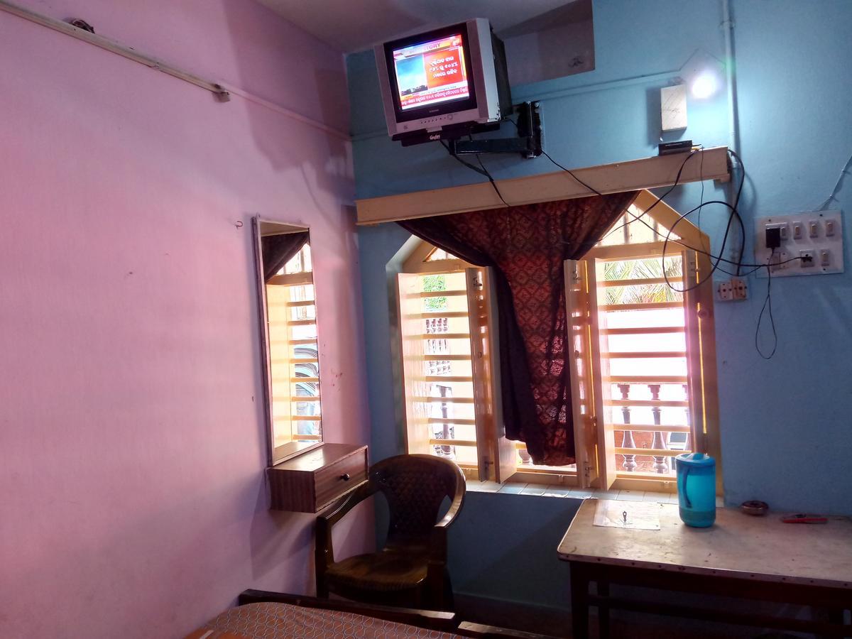 Hotel Sea Foam Puri Phòng bức ảnh